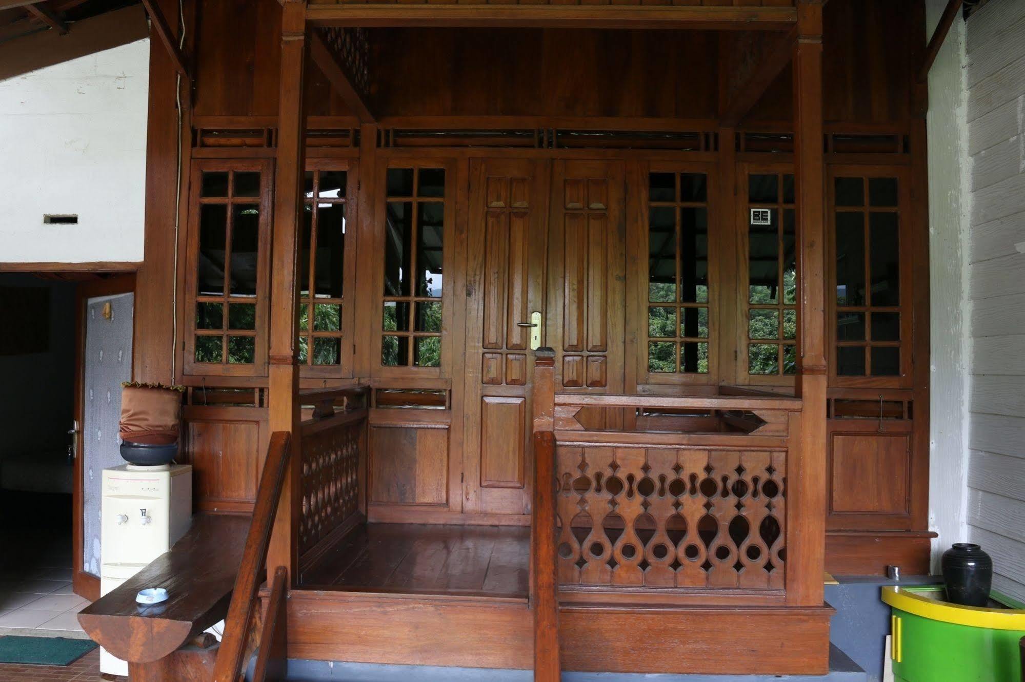 Bantal Guling Villa Лембанг Екстер'єр фото