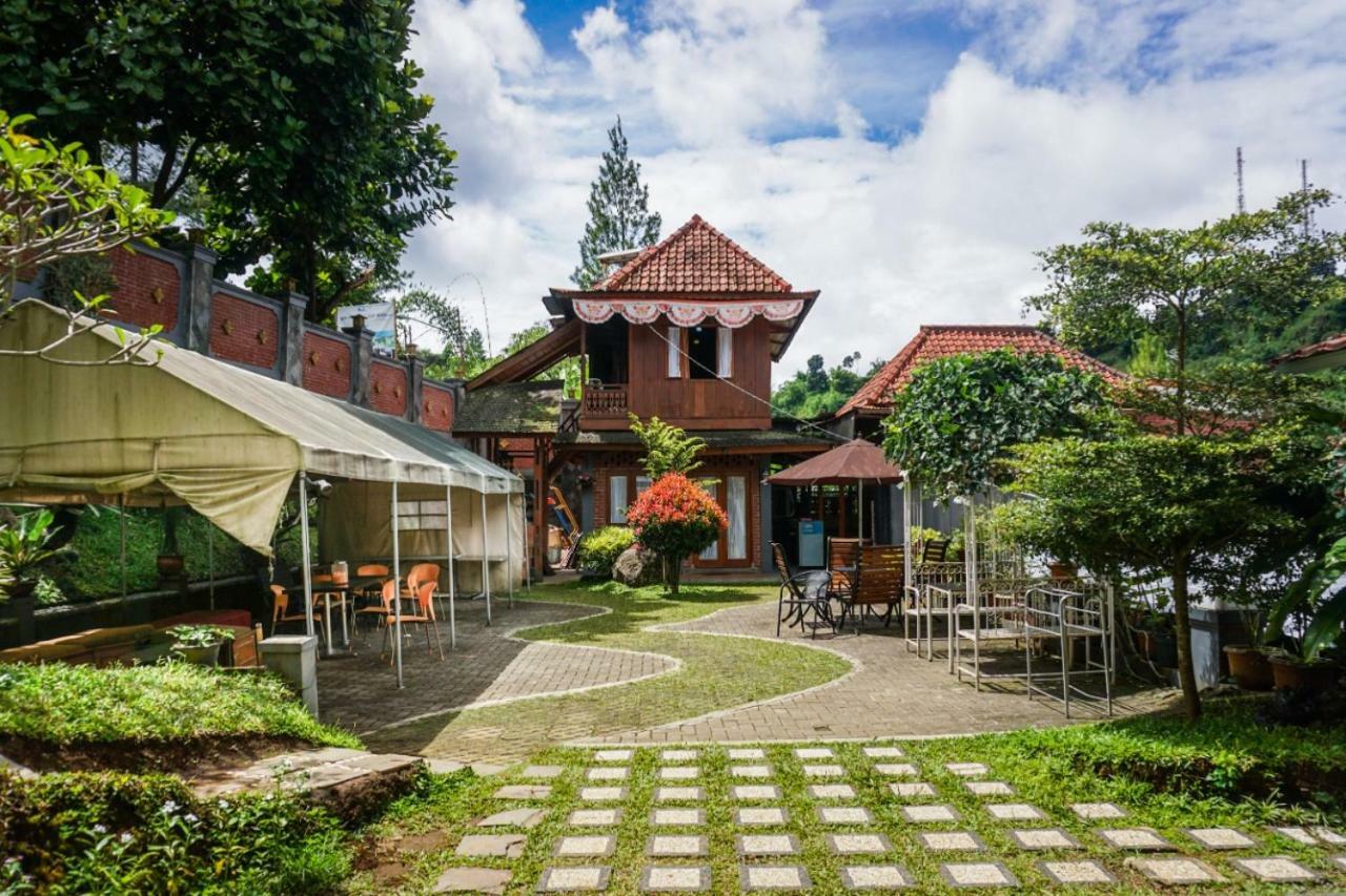 Bantal Guling Villa Лембанг Екстер'єр фото